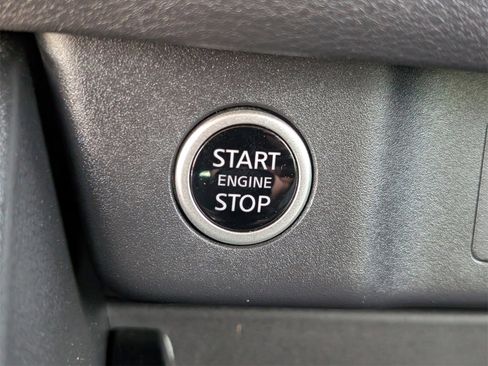 Certified 2023 Nissan Rogue SV image 18