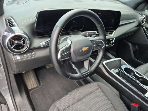 Used 2025 Chevrolet Equinox LT AWD/4WD image 15