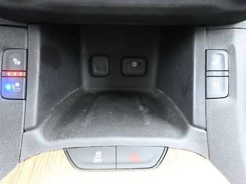Used 2017 GMC Acadia Denali w/ Technology Package FWD image 30