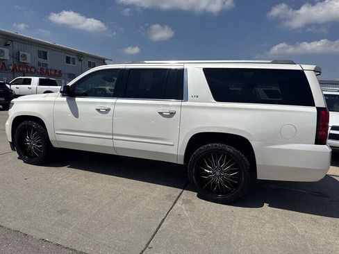 Used 2015 Chevrolet Suburban LTZ AWD/4WD image 4
