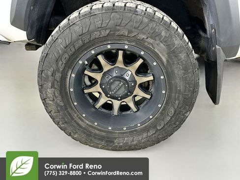 Used 2017 Toyota Tacoma TRD Off-Road image 30