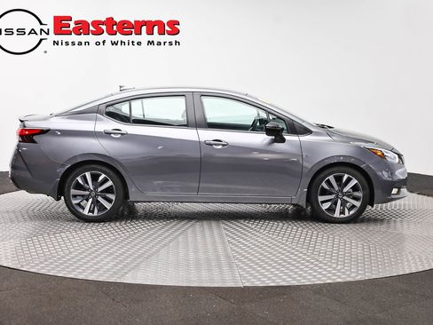 Used 2021 Nissan Versa SR FWD image 4