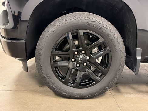Used 2024 Chevrolet Silverado 1500 Custom w/ Turbomax Blackout Package RWD image 10