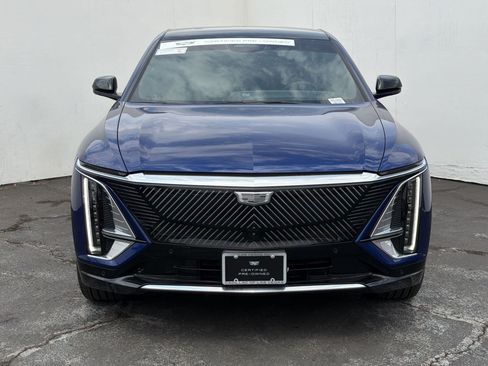Certified 2024 Cadillac Lyriq Luxury AWD/4WD image 5