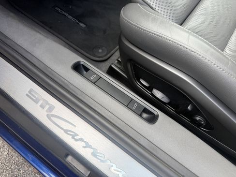 Certified 2021 Porsche 911 Carrera RWD image 24