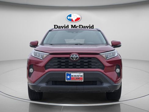 Used 2020 Toyota RAV4 XLE Premium FWD image 8
