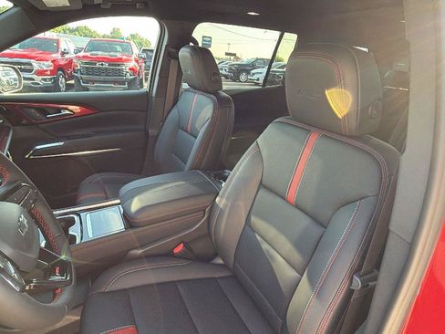 New 2026 Chevrolet Traverse RS w/ LPO, Floor Liner Package AWD/4WD image 5