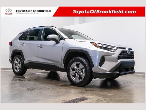 Used 2024 Toyota RAV4 XLE AWD/4WD image 1