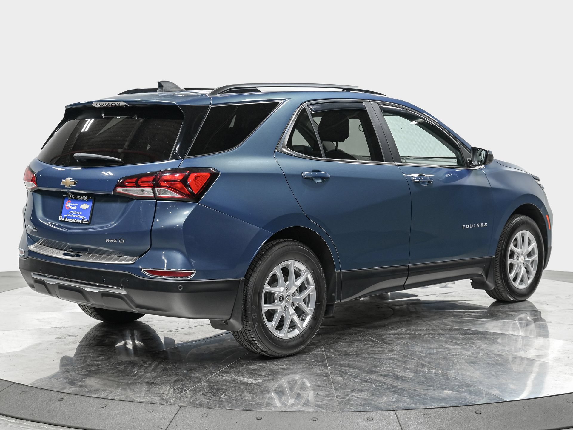 Used 2024 Chevrolet Equinox LT AWD/4WD image 7