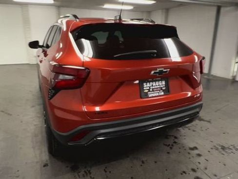 Certified 2024 Chevrolet Trax RS w/ Sunroof Package image 7