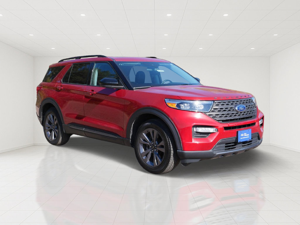 Certified 2023 Ford Explorer XLT w/ Equipment Group 202A AWD/4WD image 1
