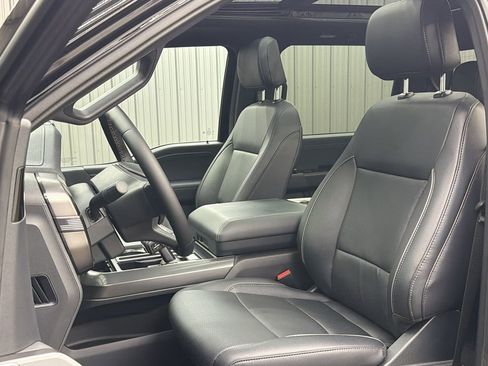 Used 2025 Ford F150 Lariat AWD/4WD image 32