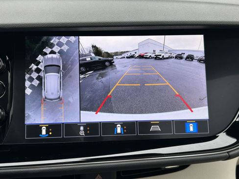 Used 2022 Buick Envision Avenir w/ Technology Package II image 25