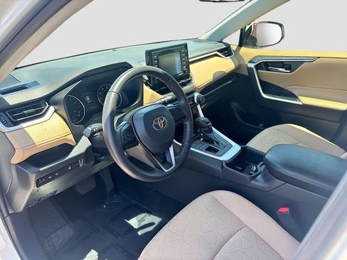 Used 2022 Toyota RAV4 XLE w/ Convenience Package AWD/4WD image 9