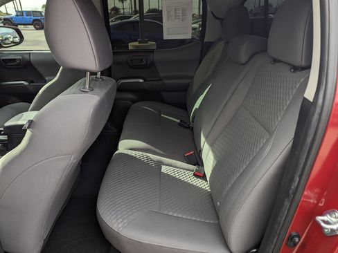 Used 2022 Toyota Tacoma SR5 image 9