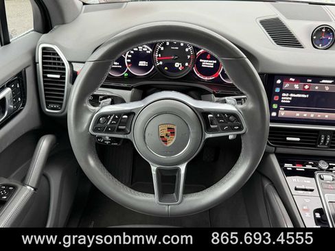 Used 2022 Porsche Cayenne image 16