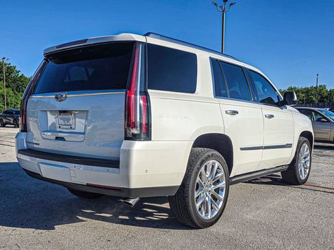 Used 2018 Cadillac Escalade Premium Luxury AWD/4WD image 6