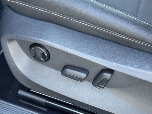 Used 2022 Volkswagen Taos SE w/ IQ.Drive SE Package image 18