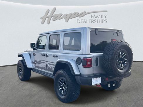 Used 2024 Jeep Wrangler Unlimited Rubicon image 32