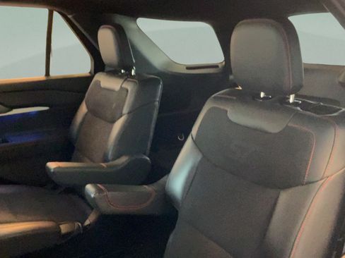 Used 2025 Ford Explorer ST AWD/4WD image 27