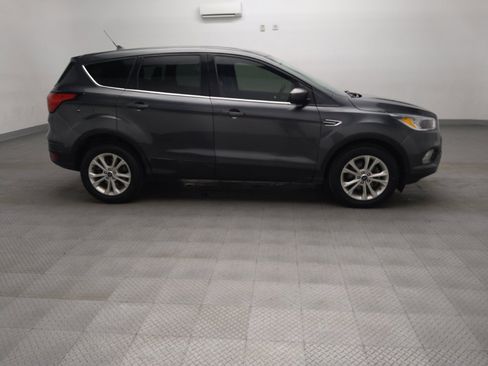 Used 2019 Ford Escape SE FWD image 11
