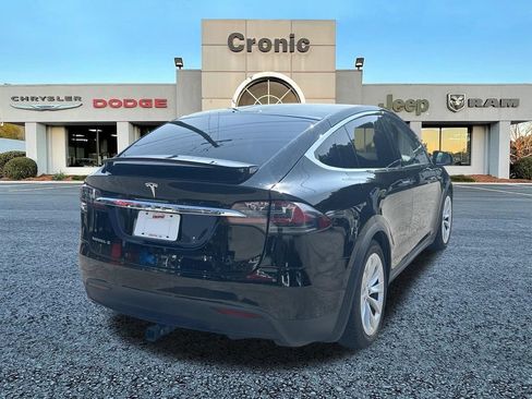 Used 2018 Tesla Model X 75D AWD/4WD image 3