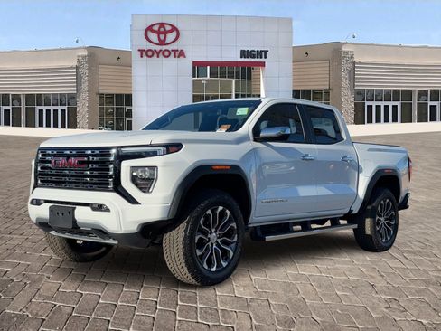 Used 2026 GMC Canyon Denali image 2