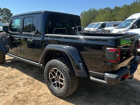 New 2025 Jeep Gladiator Rubicon AWD/4WD image 10