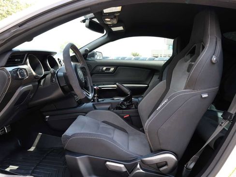 Used 2019 Ford Mustang Shelby GT350 w/ Technology Package RWD image 3
