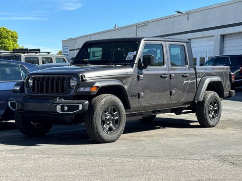 New 2026 Jeep Gladiator Sport AWD/4WD image 8