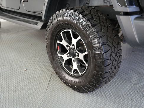 Used 2019 Jeep Wrangler Unlimited Sahara w/ Uconnect 4C Nav & Sound Group AWD/4WD image 52