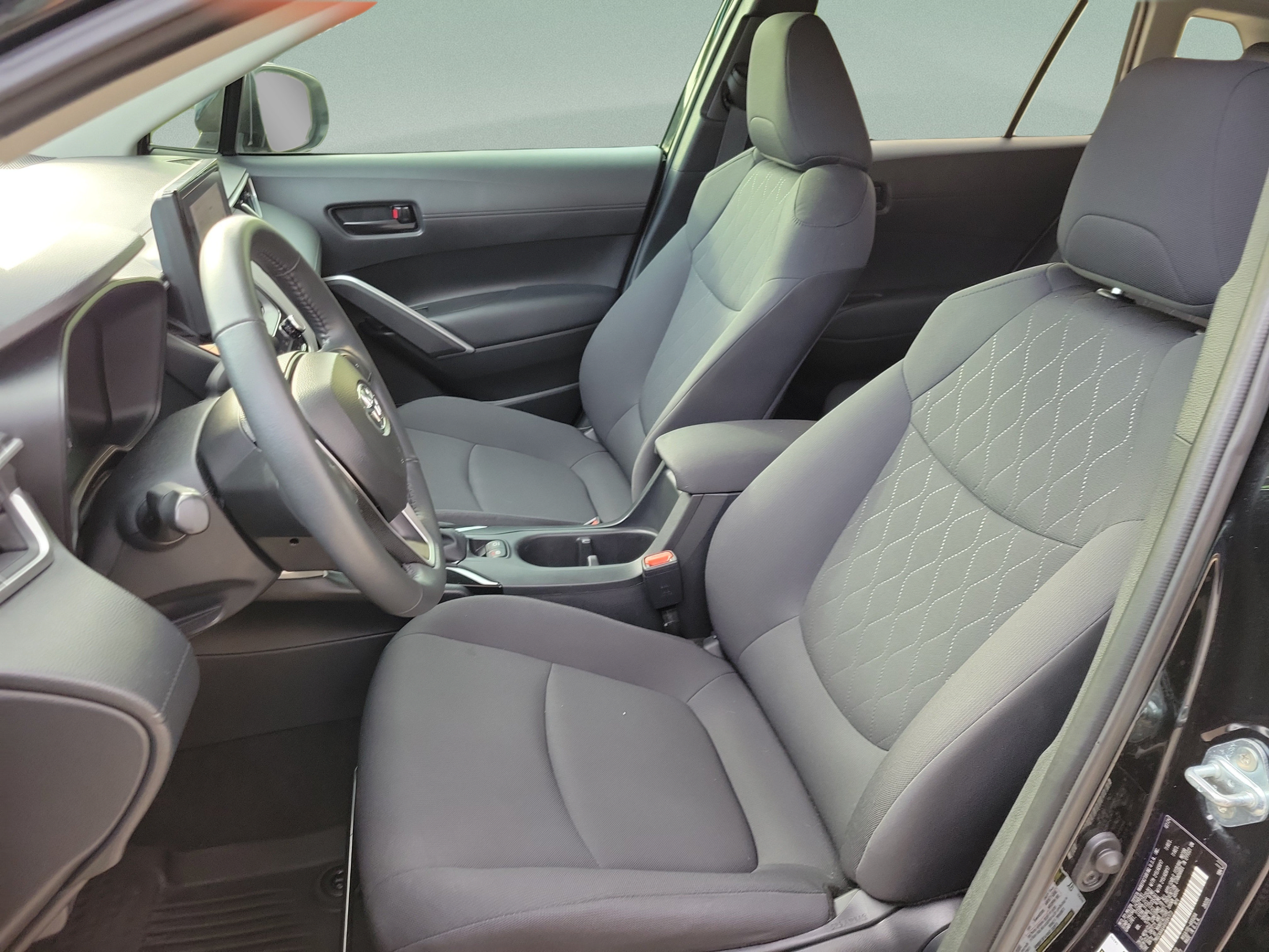 Used 2024 Toyota Corolla Cross LE FWD image 11
