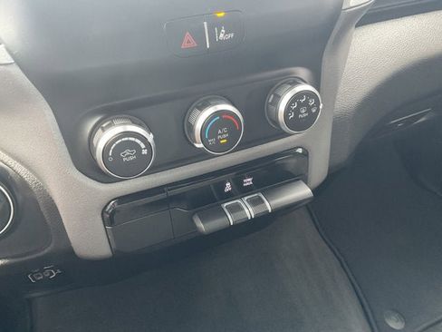 Used 2022 RAM 1500 Big Horn w/ Level 1 Safety Group AWD/4WD image 15