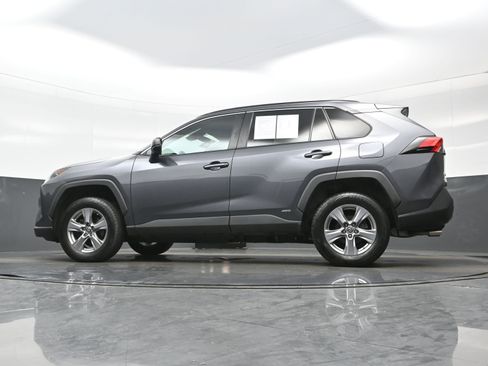 Used 2022 Toyota RAV4 LE AWD/4WD image 27