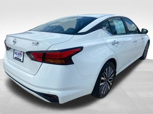 Used 2025 Nissan Altima 2.5 SV FWD image 8