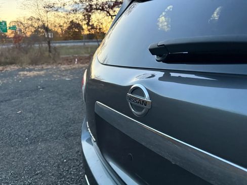 Used 2015 Nissan Pathfinder SV image 11