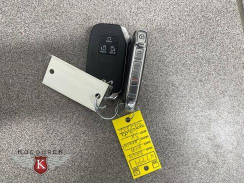 Used 2024 Kia Carnival SX image 26