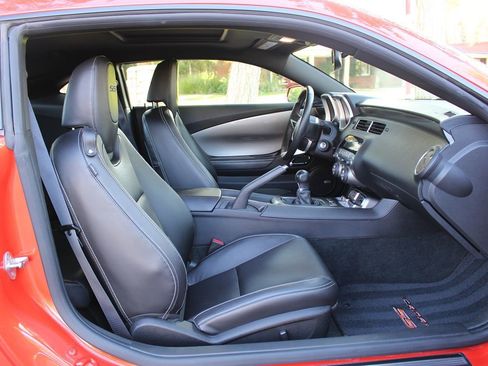 Used 2010 Chevrolet Camaro SS image 11