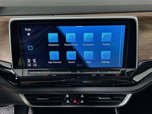 Used 2025 Volkswagen Atlas SE FWD image 23