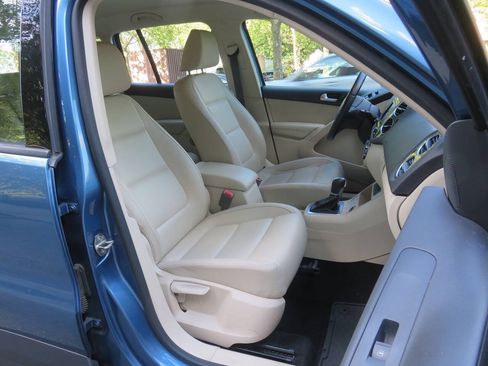 Used 2017 Volkswagen Tiguan S AWD/4WD image 11
