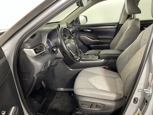 Used 2022 Toyota Highlander Bronze Edition image 19