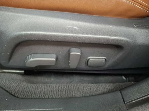 Used 2019 Subaru Outback 2.5i Touring image 10