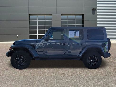Used 2021 Jeep Wrangler Unlimited Sahara image 4