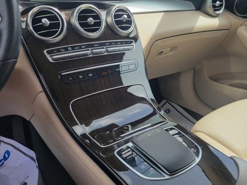 Used 2020 Mercedes-Benz GLC 300 image 22
