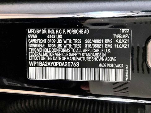 Used 2023 Porsche Cayenne Platinum Edition image 36