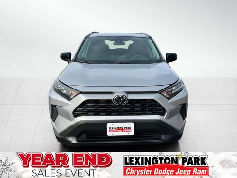 Used 2019 Toyota RAV4 LE image 5