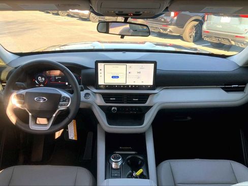 New 2025 Ford Explorer Active w/ Active Comfort Package image 5