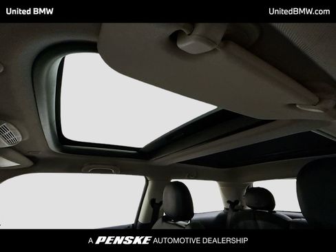 Used 2018 MINI Cooper S image 12