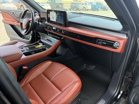 Used 2025 Lincoln Aviator Reserve w/ Jet Appearance Package image 52