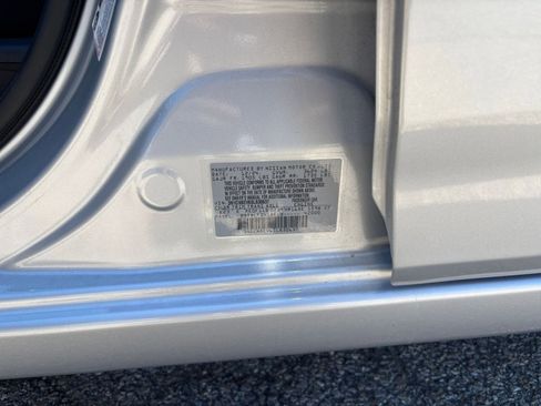 Used 2025 Nissan Versa SV FWD image 23